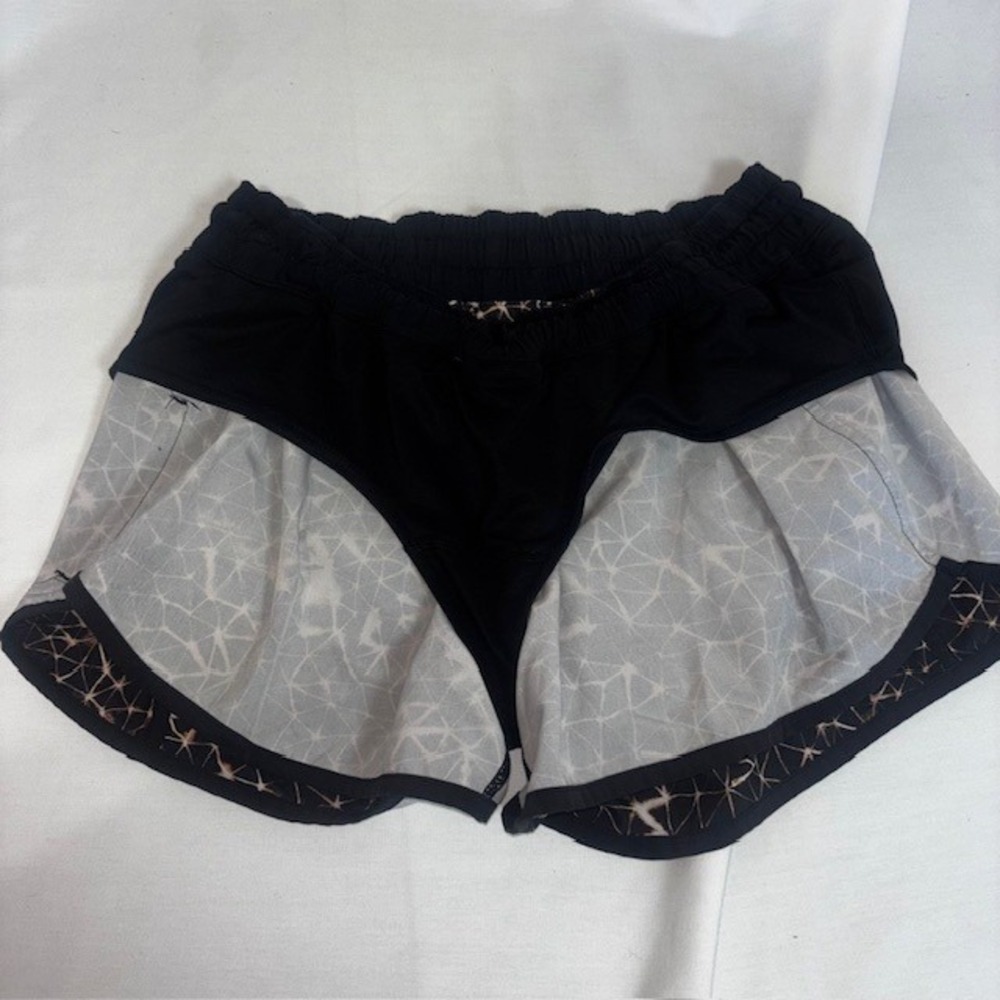 Lululemon Hotty Hot Shorts Star Crushed Multi Black Size 10 - Picture 5 of 5